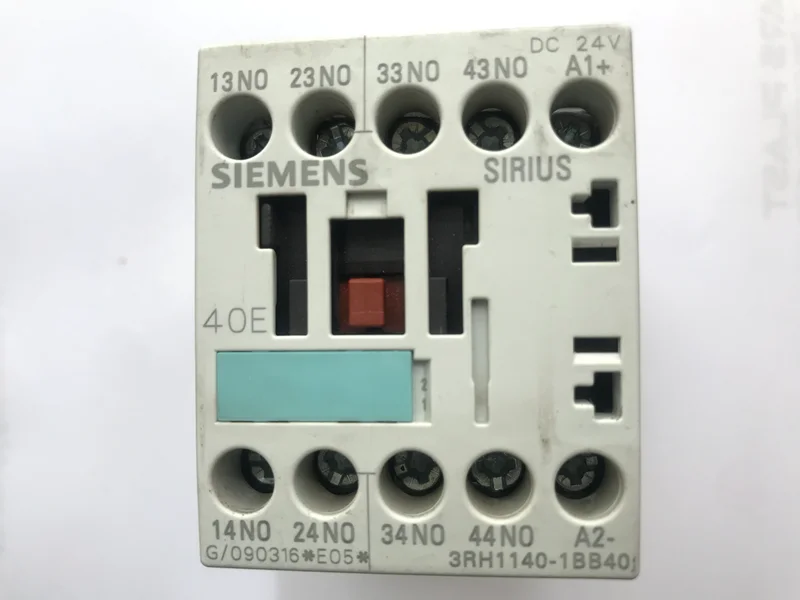 کنتاکتور زیمنس 3RH1140– 1BB40 با تغذیه 24VDC