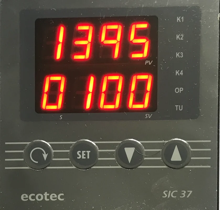 کنترلرحرارتی اکوتک Ecotec-SIC37 با نمایشگر دو ردیفه مولتی رنج مدلecotec37 M-R2 96*96باوردی ترموکوپلPT100 J&K